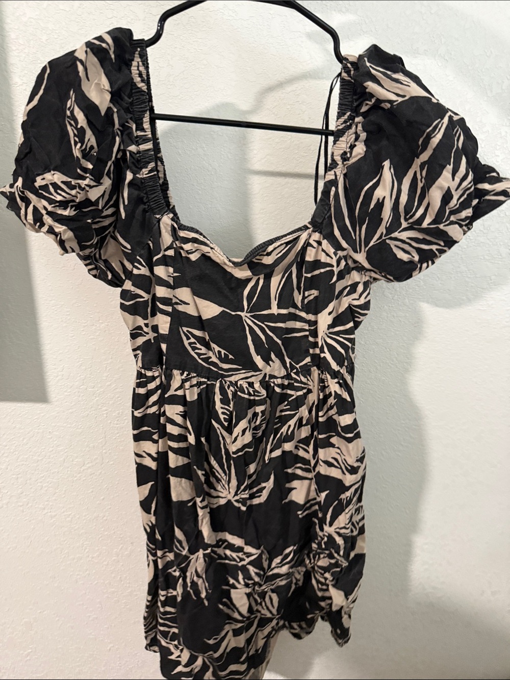Puff-Sleeve Midi Dress in Black and Cream Leaf Print